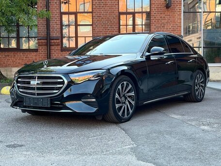 2025 Mercedes-Benz E-Класс 300 VI (W214, S214), чёрный, 7090000 рублей, вид 1