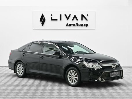 2017 Toyota Camry VII (XV50) Рестайлинг, чёрный, 2045000 рублей, вид 1