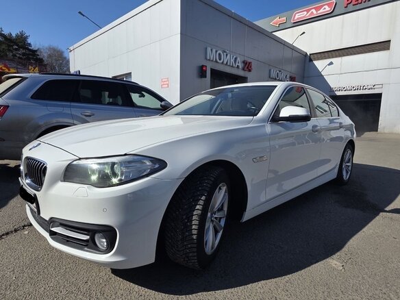 2014 BMW 5 серии 528i xDrive VI (F10/F11/F07) Рестайлинг, белый, 2500000 рублей