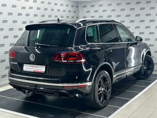 2016 Volkswagen Touareg II Рестайлинг, чёрный, 2900000 рублей, вид 2
