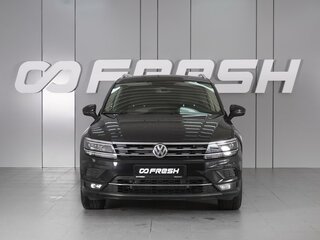 2018 Volkswagen Tiguan II, чёрный, 2629000 рублей, вид 3