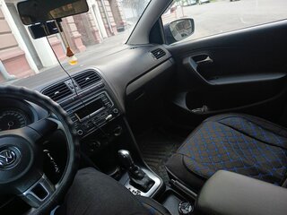 2013 Volkswagen Polo V, серый, 710000 рублей, вид 4
