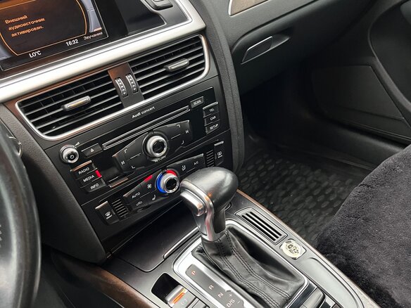 2015 Audi A4 IV (B8) Рестайлинг, серый, 1350000 рублей - вид 7