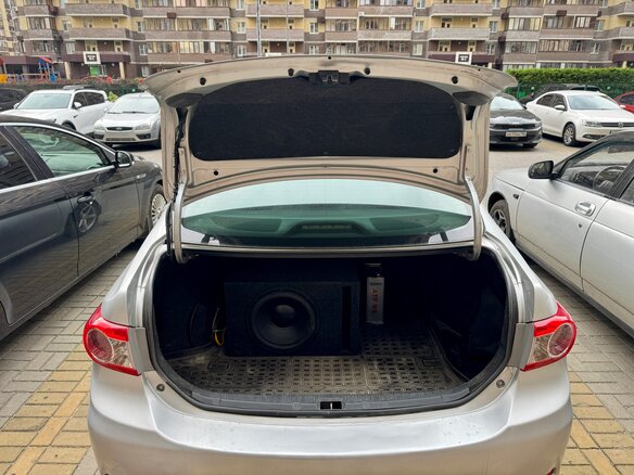 2011 Toyota Corolla X (E140, E150) Рестайлинг, серебристый - вид 21