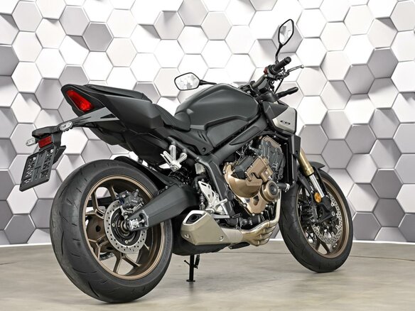 2026 Honda CB 650R, чёрный, 1277000 рублей - вид 6