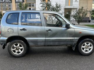 2004 Chevrolet Niva I, серый, 299000 рублей, вид 4