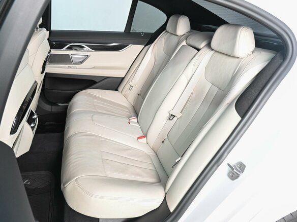 2017 BMW 7 серии 730i VI (G11/G12), белый, 3299000 рублей - вид 8