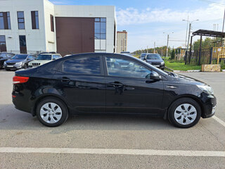 2015 Kia Rio III Рестайлинг, чёрный, 1037000 рублей, вид 4