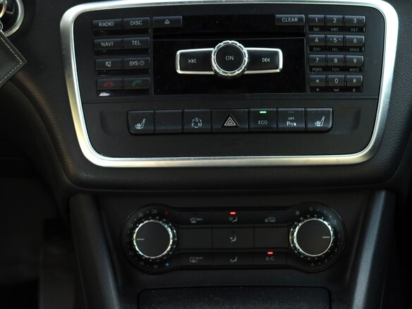 2014 Mercedes-Benz GLA 200 I (X156), коричневый - вид 24