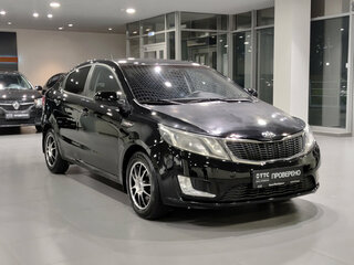 2013 Kia Rio 4-speed III, чёрный, 870000 рублей, вид 3