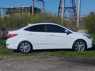 2013 Hyundai Solaris I, белый, 950000 рублей, вид 1
