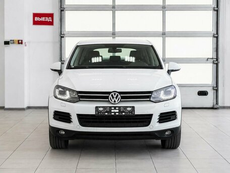 2013 Volkswagen Touareg II, белый, 1900000 рублей, вид 2