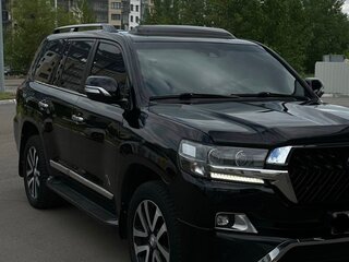 2017 Toyota Land Cruiser 200 Series Рестайлинг 2, чёрный, 6000000 рублей, вид 1