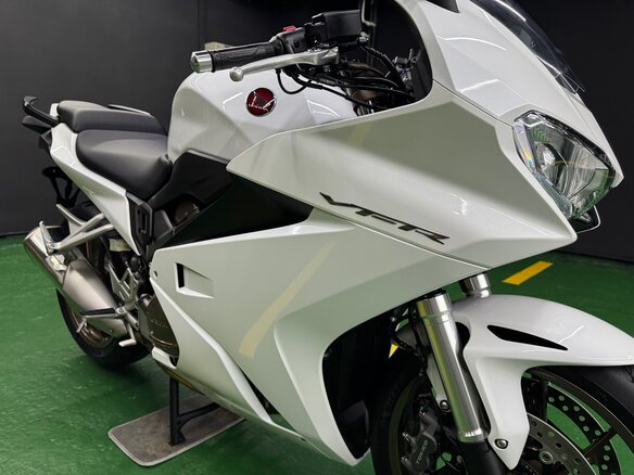 2017 Honda VFR 800, белый, 785000 рублей - вид 19
