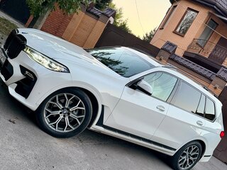 2020 BMW X7 40i I (G07), белый, 7300000 рублей, вид 4