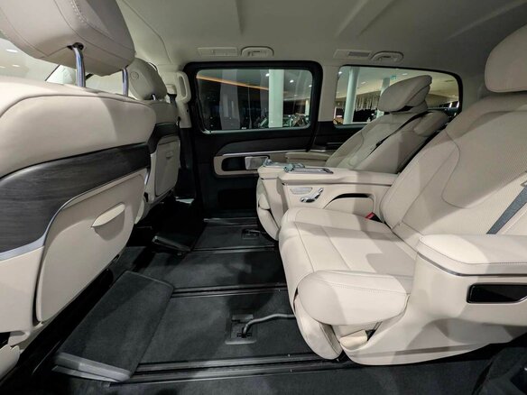 2026 Mercedes-Benz V-Класс 300 d экстра длинный III (W447) Рестайлинг 2, чёрный - вид 5