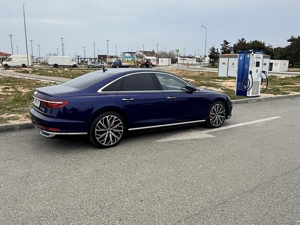 2021 Audi A8 60 TFSI e IV (D5), синий, 8230000 рублей - вид 20