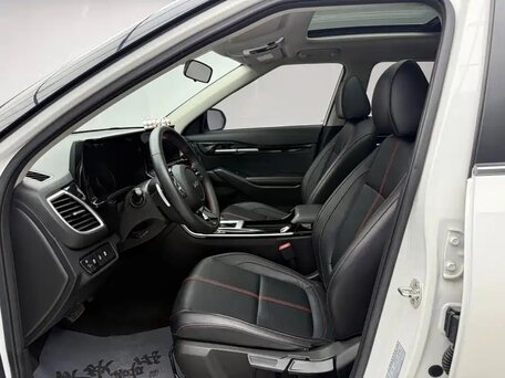2021 Kia KX3, белый, 1530000 рублей, вид 4