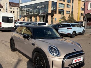 2021 Mini Hatch Cooper III (F55/F56) Рестайлинг 2, серый, 2600000 рублей, вид 3
