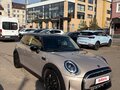 2021 Mini Hatch Cooper III (F55/F56) Рестайлинг 2, серый, 2600000 рублей - вид 2