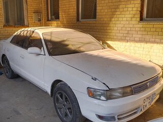 1994 Toyota Mark II VII (X90), белый, 500000 рублей, вид 1