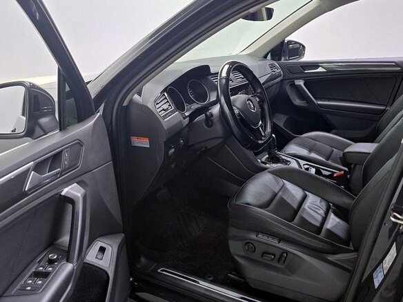 2020 Volkswagen Tiguan II Рестайлинг, серый, 2198000 рублей - вид 8