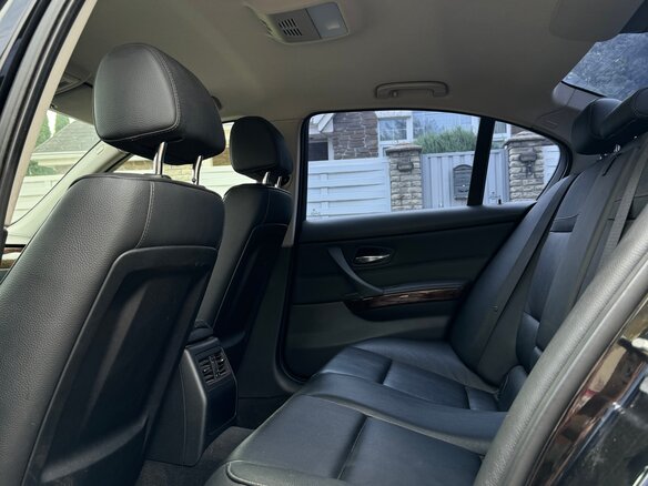 2011 BMW 3 серии 320i V (E90/E91/E92/E93) Рестайлинг, чёрный, 1200000 рублей - вид 12