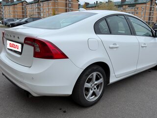 2015 Volvo S60 II Рестайлинг, белый, 1490000 рублей, вид 5
