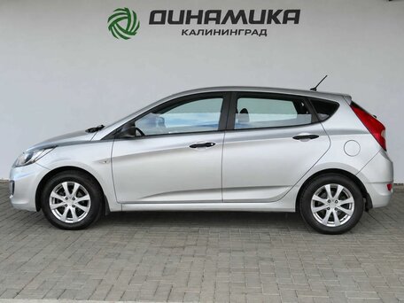 2012 Hyundai Solaris I, серебристый, 825000 рублей, вид 2