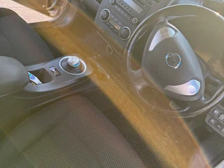 2016 Nissan Leaf (EM57) I (ZE0/AZE0), серый, 850000 рублей, вид 5