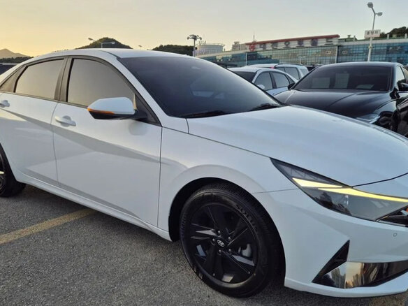 2022 Hyundai Avante VII, белый - вид 1
