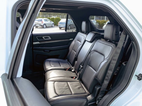 2018 Ford Explorer V Рестайлинг, белый, 2335000 рублей - вид 36