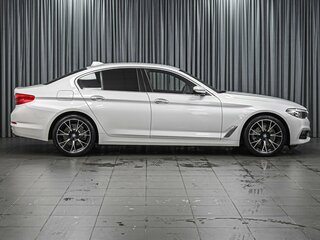 2018 BMW 5 серии 520i VII (G30/G31/G38), белый, 2588000 рублей, вид 5