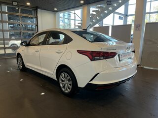 2022 Hyundai Solaris II Рестайлинг, белый, 1600000 рублей, вид 5
