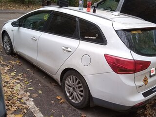 2017 Kia Ceed II Рестайлинг, белый, 850000 рублей, вид 3