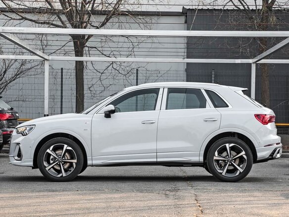 2026 Audi Q3 TFSI III (FJ), серый, 3900000 рублей - вид 6