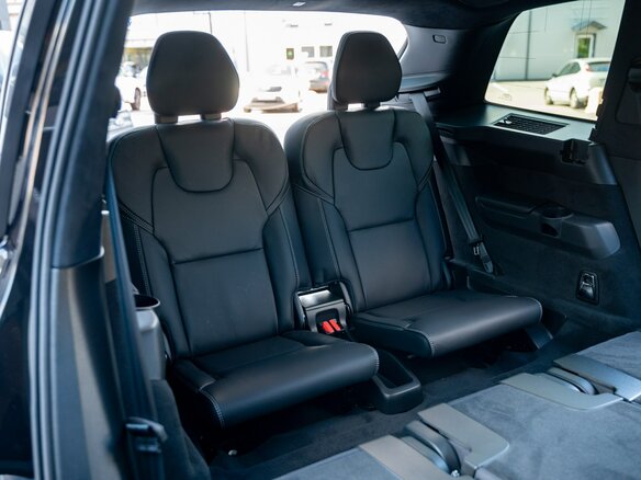 2026 Volvo XC90 B5 II Рестайлинг 2, чёрный, 10100000 рублей - вид 28