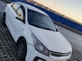2019 Kia Rio IV, белый, 605000 рублей, вид 2