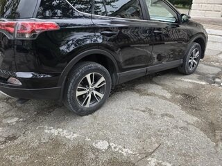 2017 Toyota RAV4 IV (XA40) Рестайлинг, чёрный, 1950000 рублей, вид 2