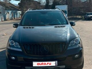 2006 Mercedes-Benz M-Класс 500 II (W164), чёрный, 1500000 рублей, вид 1
