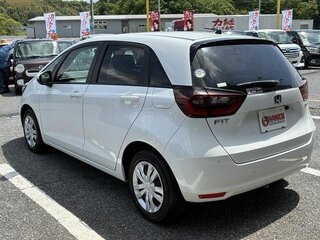 2023 Honda Fit IV Рестайлинг, белый, 1000000 рублей, вид 5