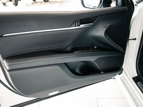 2021 Toyota Camry VIII (XV70) Рестайлинг, белый - вид 32