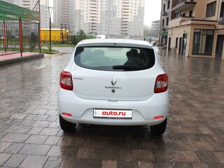 2018 Renault Sandero II Рестайлинг, белый, 950000 рублей, вид 5