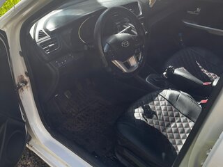 2013 Kia Rio 5-speed III, белый, 545000 рублей, вид 4