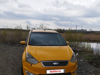 2014 Ford Galaxy II Рестайлинг, жёлтый, 680000 рублей, вид 2