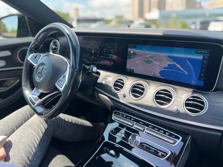 2016 Mercedes-Benz E-Класс 200 V (W213, S213, C238), чёрный, 2900000 рублей, вид 3