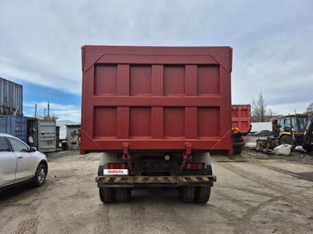 2019 Sinotruk Howo ZZ3327, красный, 4000000 рублей, вид 4