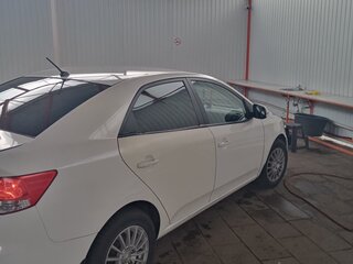 2010 Kia Cerato 6-speed II, белый, 550000 рублей, вид 4