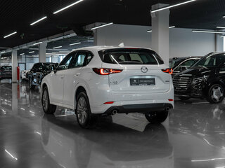 2026 Mazda CX-5 II Рестайлинг, белый, 5000000 рублей, вид 4