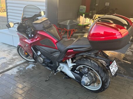 2010 Honda VFR 1200, пурпурный, 700000 рублей, вид 5